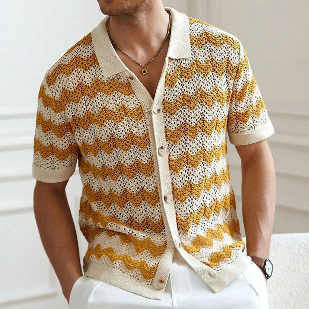 Short sleeve corrugated sweater with jacquard pattern in blue, brown, or yellow colours