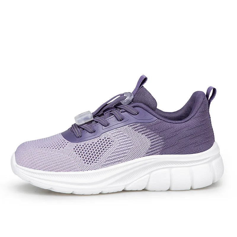 Knitted casual unisex sports shoes in solid colour with Flyknit upper, low heel, lace-up closure