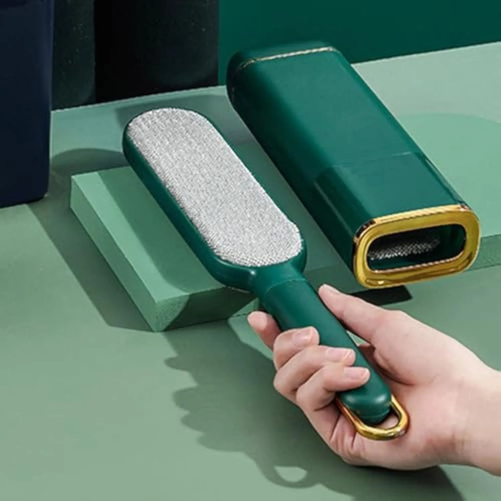 Reusable pet hair remover brush with self-cleaning storage box in blue, green or white