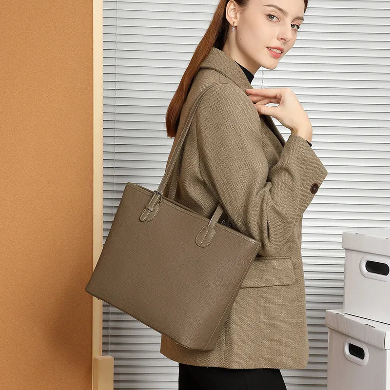 Genuine leather women's tote bag in retro style with multiple internal compartments
