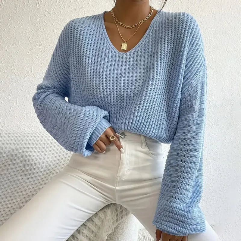 Solid colour long sleeve women's pullover in a loose casual fit.