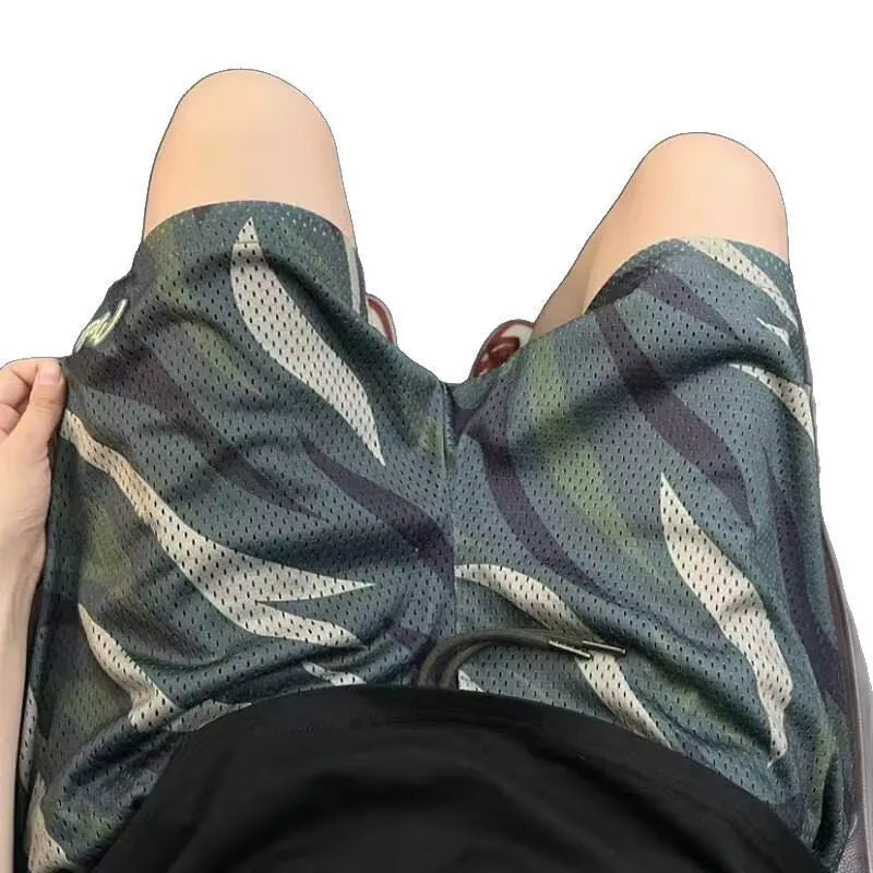Men's camouflage pattern cotton blend straight-leg shorts with elasticated waist