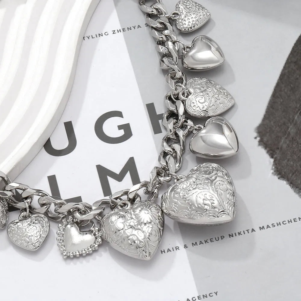 Carved heart pendant necklace with exaggerated style and adjustable chain