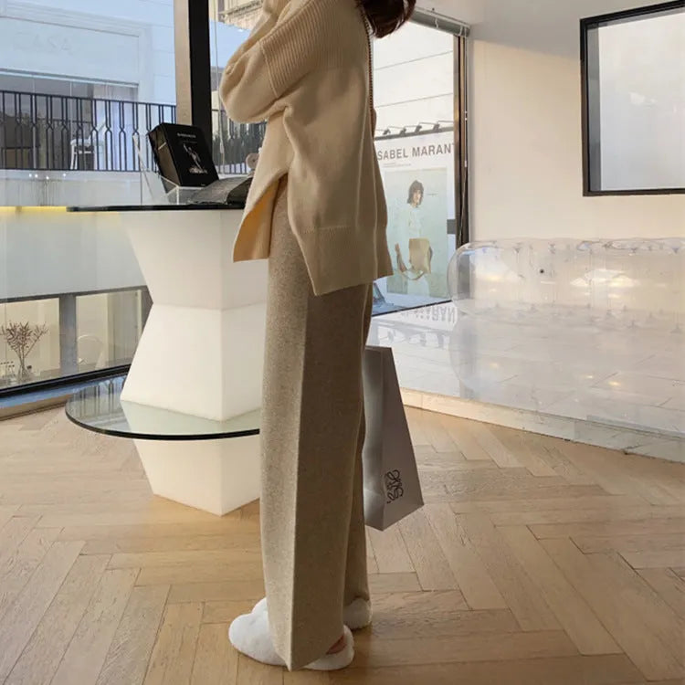 Women's cream white high waist wide-leg knitted trousers with dropped length