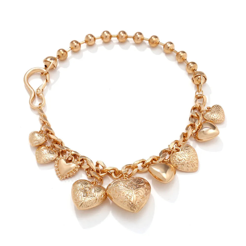 Carved heart pendant necklace with exaggerated style and adjustable chain